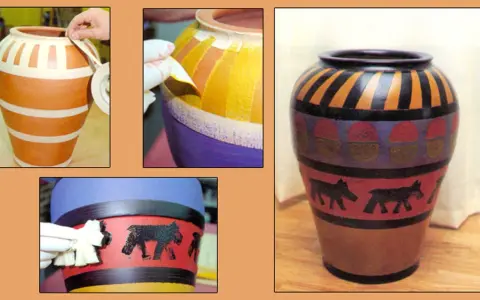 Proceso de pintura para tinajas de barro, mostrando la aplicación de cinta y colores vibrantes con diseños de animales.
