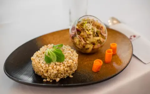 Gdzie zjeść w Mosznej: najlepsze restauracje i kawiarnie do odwiedzenia