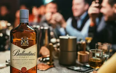 Czy Ballantine's to dobra whisky? Recenzja i dla kogo jest