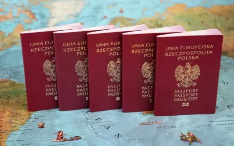 Gdzie złożyć wniosek o paszport? Uniknij kolejek! Poradnik