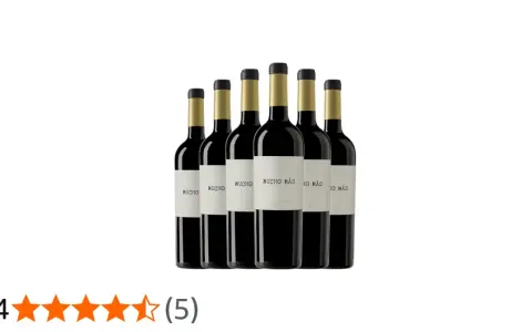 Seis botellas de vino Mucho Más Félix Solís, listas para disfrutar.