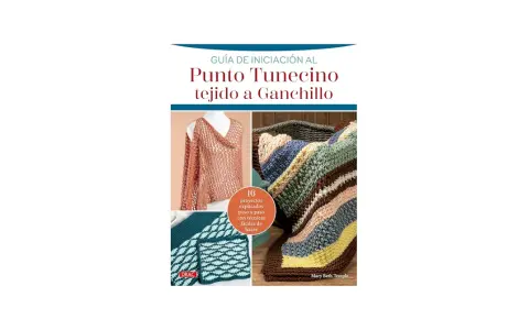 Guía de iniciación al punto tunecino tejido a ganchillo. Muestra un chal color salmón, una manta a rayas y dos muestras de tejido en verde y turquesa.