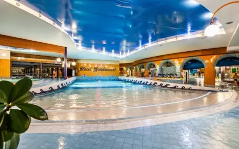 Ile kosztuje doba w hotelu Gołębiewskim? Zaskakujące ceny i rabaty