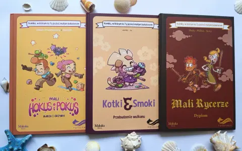 Trzy okładki komiksów, w których to Ty jesteś małym bohaterem: "Mali Hokus i Pokus", "Kotki i Smoki" oraz "Mali Rycerze".