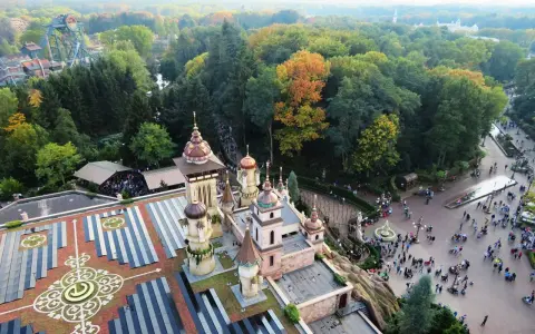 A fairytale castle and amusement park, a perfect destination for a trip from Amsterdam to Efteling.
