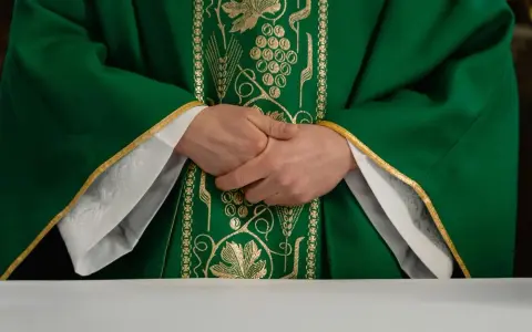Kiedy jest pierwsze czytanie na mszy? Wyjaśnienie liturgii