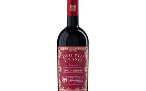 Flasche Doppio Passo Appassimento Wein aus Apulien, Italien. Ein vollmundiger Rotwein mit intensiven Aromen.