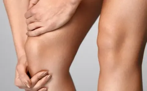 Co oznacza ból pod kolanem? Przyczyny, objawy i skuteczne leczenie