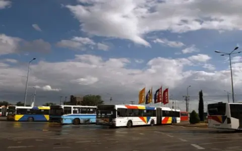 Saloniki: Gdzie zatrzymuje się autobus? Przewodnik po przystankach