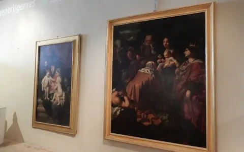 Dipinti religiosi e ritratti di famiglia nel museo d'arte per bambini Siena.