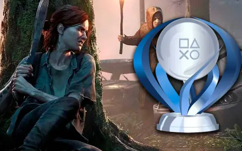 Ellie, con un machete, se esconde tras un árbol. Al fondo, un personaje con antorcha y el trofeo platino de The Last of Us 2.