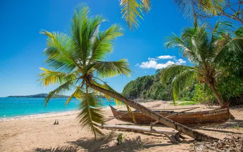 Rajska plaża na Nosy Be, kiedy jechać? Idealny czas to sucha pora, od maja do października.