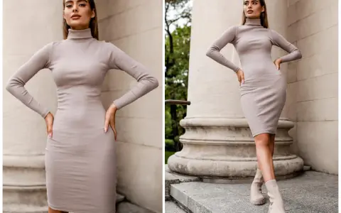 Elegancka sukienka polo damska z golfem, podkreślająca sylwetkę. Modelka prezentuje ją na tle kolumny.