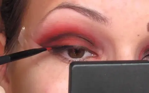 Teufel Make-up Anleitung: Vom Einsteiger zum Dämon