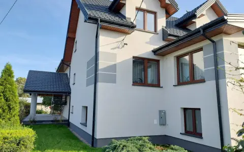 Grafitowy dach: Jaki kolor elewacji? Odkryj sekrety wyboru!