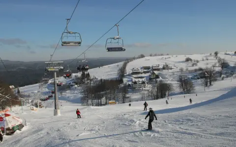 Cennik skipassów Zakopane: Jak zaplanować budżet na narty i oszczędzić?
