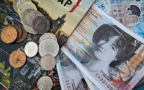 Funt szkocki i szterling: Jaka waluta w Szkocji? Uniknij pułapek!