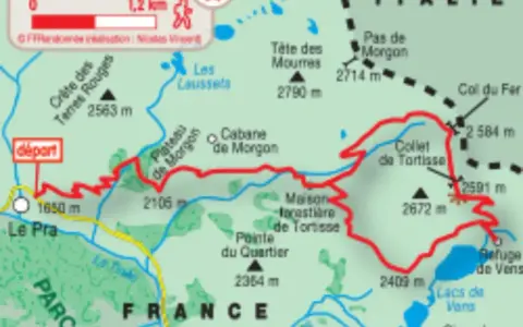 Carte du Mercantour : itinéraire de randonnée balisé en rouge, avec départ, cols, refuges et sommets.