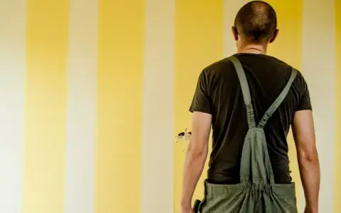 Jak odnowić tynk strukturalny i uniknąć kosztownych błędów
