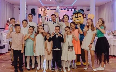 Ile kosztuje animator dla dzieci na weselu? Sprawdź ceny i oferty