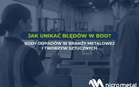 Kobieta i mężczyzna w magazynie omawiają kody odpadów w branży metalowej i tworzyw sztucznych. 19 12 04.
