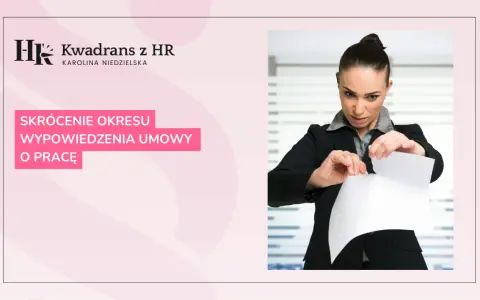 Kobieta w garniturze rozdziera dokument. Temat: skrócenie okresu wypowiedzenia umowy o pracę.