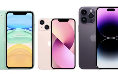 Trzy modele iPhone'ów: zielony iPhone 11, różowy iPhone 13 i fioletowy iPhone 14 Pro. Jaki jest najnowszy iPhone? To ten fioletowy!