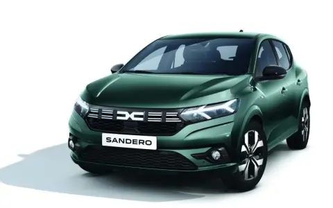 Nowy, zielony Dacia Sandero z nowoczesnym grillem i światłami LED. Idealny do miasta i na wypady poza nie.