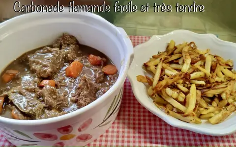 Carbonade flamande Cookeo, un plat mijoté et tendre, servi avec des frites dorées. Un délice réconfortant.