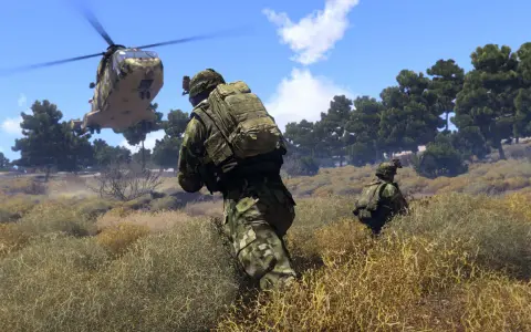 Żołnierze w kamuflażu, lądujący helikopter i krzaki. Akcja na **arma 3 polski serwer**.
