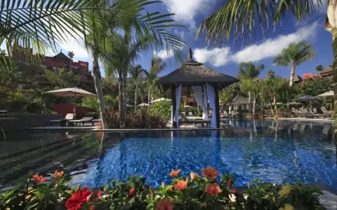 Hotel Asia Gardens: ¿Es tu escape al lujo balinés en la Costa Blanca?