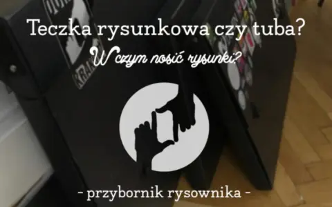 Czarna teczka architekta, pełna naklejek, sugeruje, że to idealne miejsce w teczce architekta na przechowywanie rysunków.