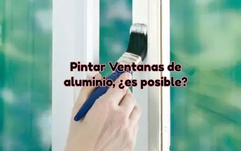 Mano pintando marco de ventana de aluminio con brocha blanca. ¿Es posible pintar aluminio?