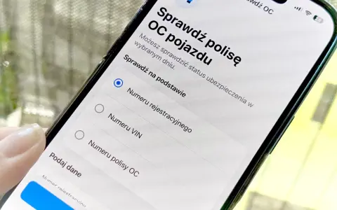 Aplikacja na telefonie pomaga sprawdzić, jak sprawdzić czy jestem ubezpieczony, oferując opcje sprawdzenia polisy OC pojazdu po numerze rejestracyjnym, VIN lub numerze polisy.