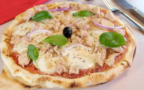 Pizza au thon inratable: Votre guide pour une pâte croustillante