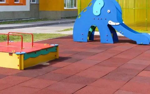 Co ze żłobkami i przedszkolami? Aktualne zmiany i wyzwania dla rodziców