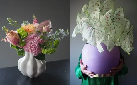 Bukiet w stylu "garden party" 2026: różowe hortensje, anthurium, róże. Po prawej ozdobna kalozja w fioletowej donicy.