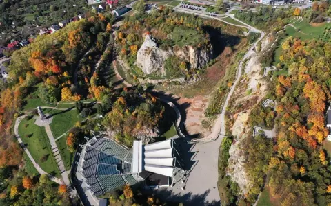 Rezerwat przyrody Kadzielnia: piękno geologii i unikalna fauna