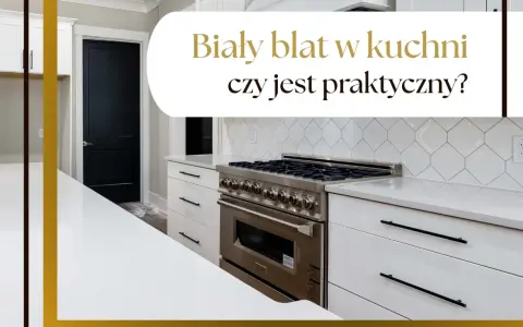 Nowoczesna kuchnia z białym blatem, który jest praktyczny mimo pozorów. Widoczna kuchenka i czarne drzwi.