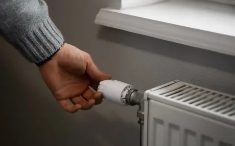 Jak ustawić pompę ciepła, aby zaoszczędzić na kosztach energii?