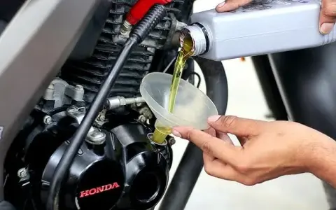 Co ile wymiana oleju w motocyklu? Sprawdź, aby uniknąć problemów