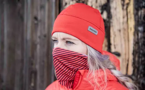 Czapka na narty damska: Wybierz idealną! Komfort, styl i ciepło