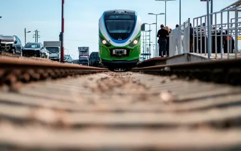 Pociąg TLK co to znaczy? Poznaj jego znaczenie i cechy podróży