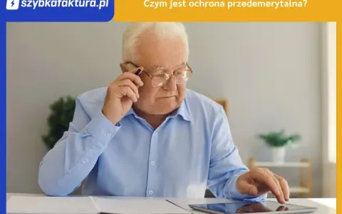 Starszy mężczyzna w okularach, z długopisem w dłoni, korzysta z tabletu. Dyskutuje o ochronie przedemerytalnej.