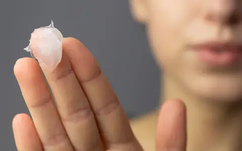 Trockene Gesichtshaut? Vaseline ist Ihr Schutzschild so geht's