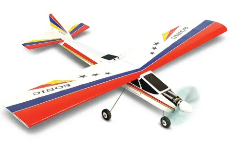 Ein farbenfrohes phönix modellbau Flugzeug mit roten, blauen und weißen Streifen sowie Sternen.