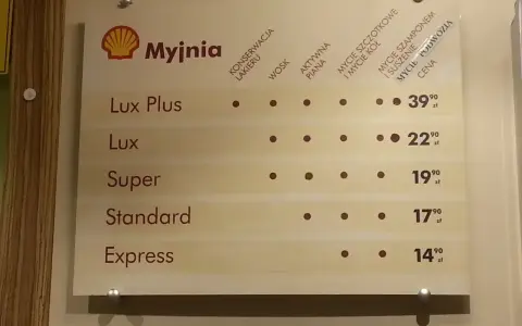 Cennik myjni automatycznej Shell: ile kosztuje mycie samochodu? Od 14,90 zł za Express do 39,90 zł za Lux Plus.