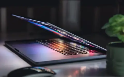 Ile kosztuje laptop? Ceny, które zaskoczą i pomogą w wyborze