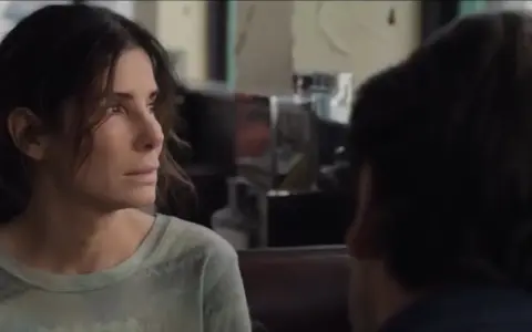 Sandra Bullock in "The Interpreter", una storia vera di intrighi e tradimenti.
