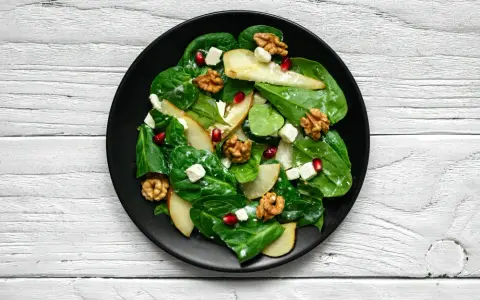 Insalata di Spinaci: Ricette Facili, Benefici e Consigli Perfetti
